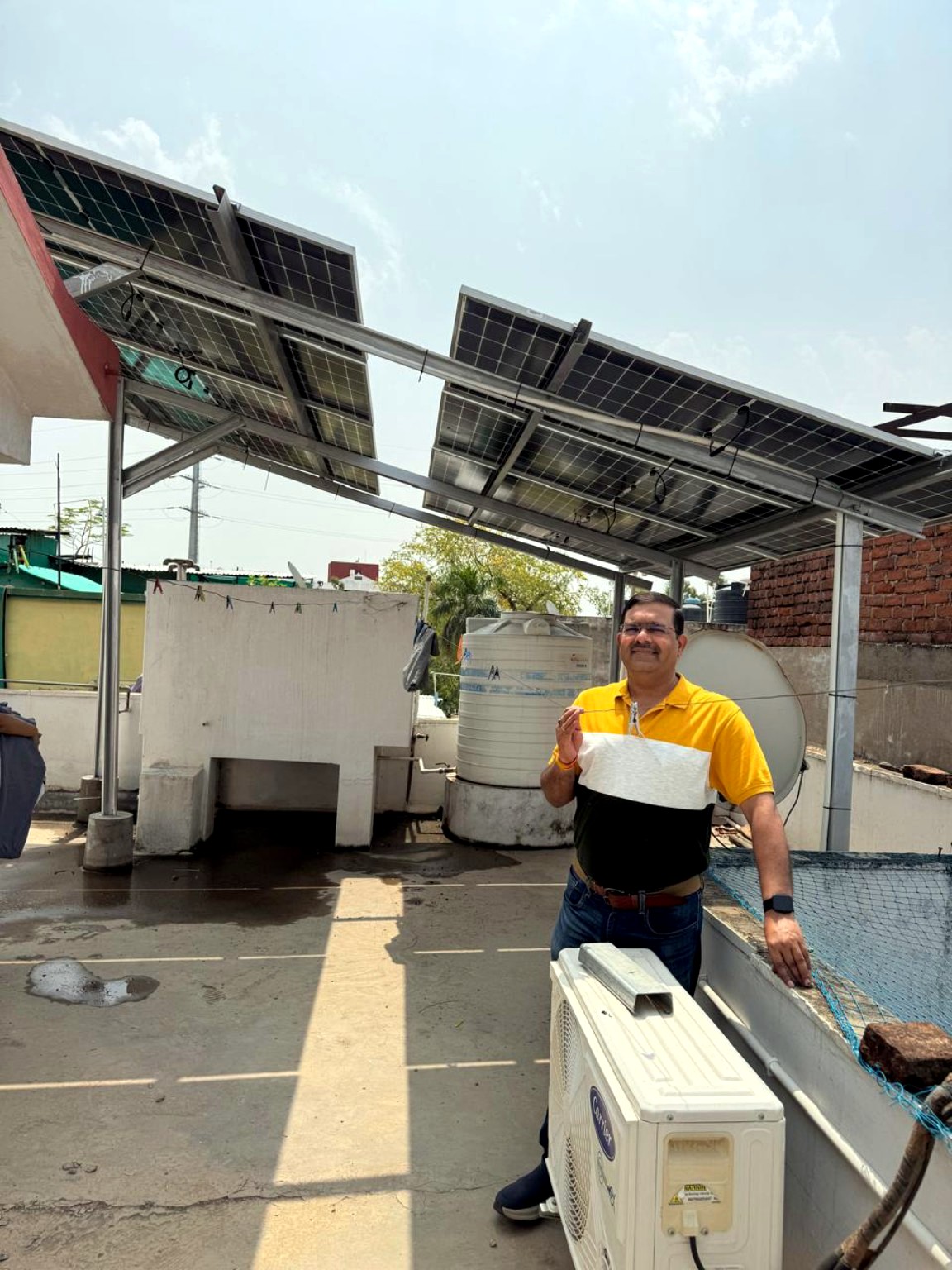 Elevated rooftop solar structure